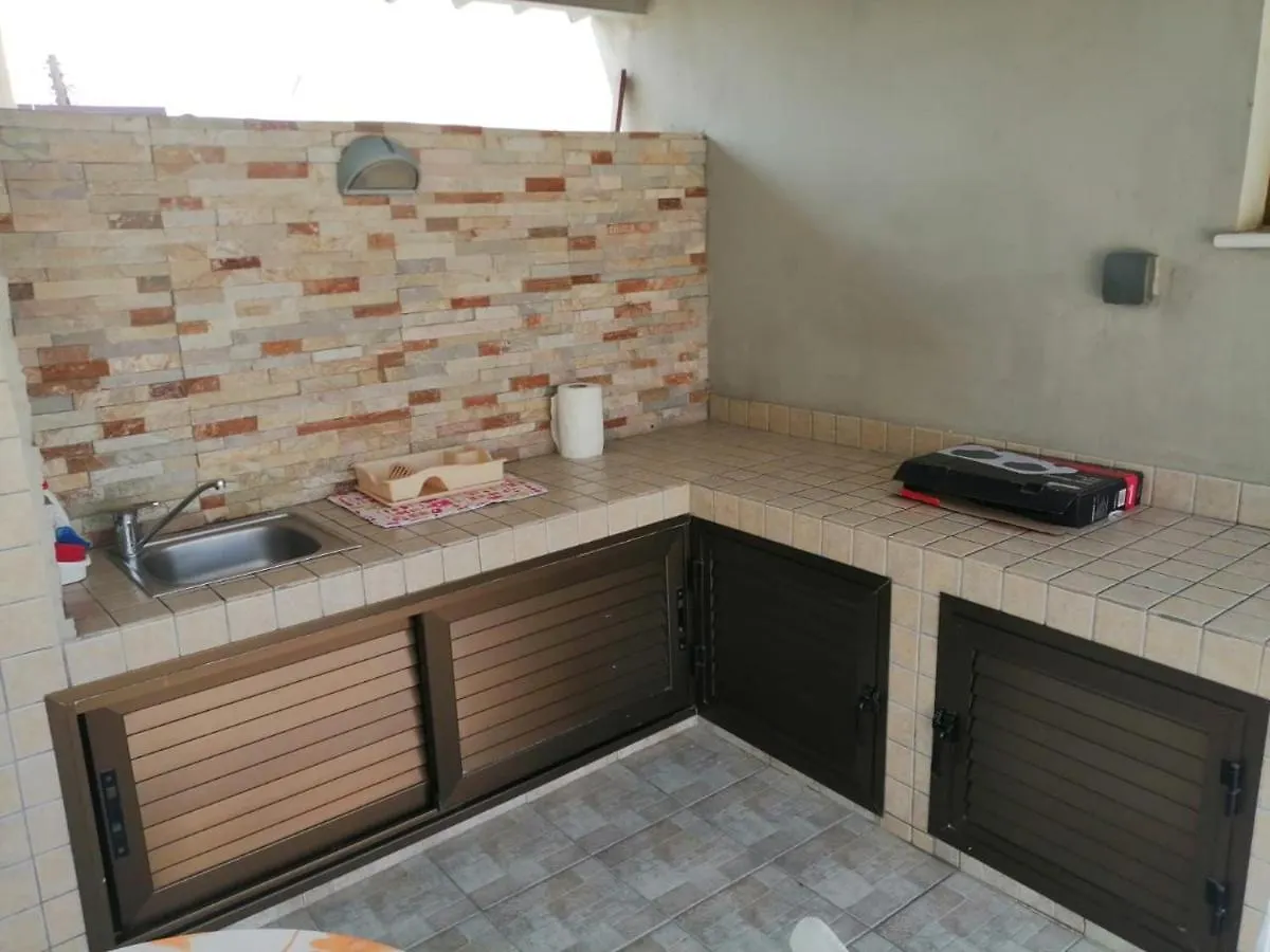 Extremely Comfy Apt With Spacious Private Terrace 10Min Walk To The Beach & In Town Larnaca Dom wakacyjny