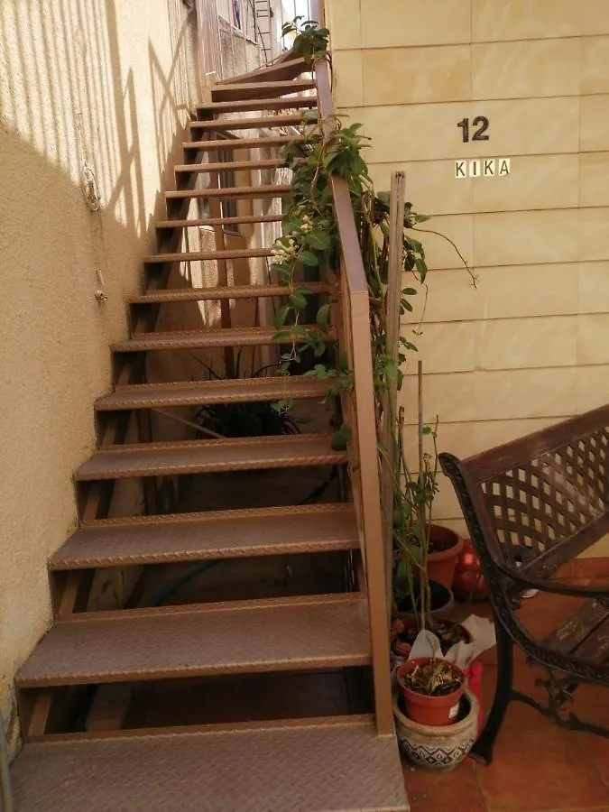 Extremely Comfy Apt With Spacious Private Terrace 10Min Walk To The Beach & In Town Larnaca Cypr