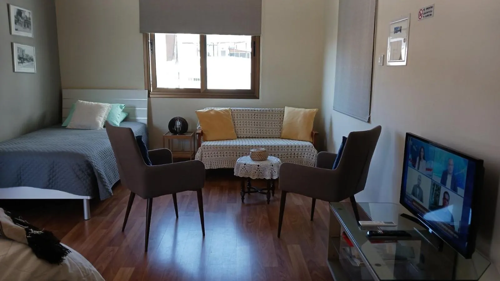 Dom wakacyjny Extremely Comfy Apt With Spacious Private Terrace 10Min Walk To The Beach & In Town Larnaca Cypr